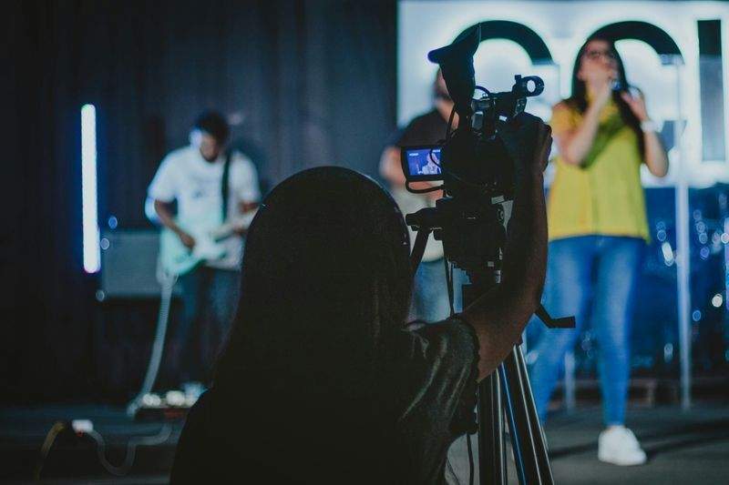 Brújula Media Studio 6